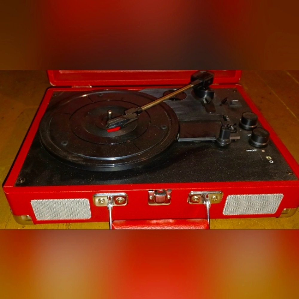 CROSLEY Record Player + Bluetooth + Radio (All In One)